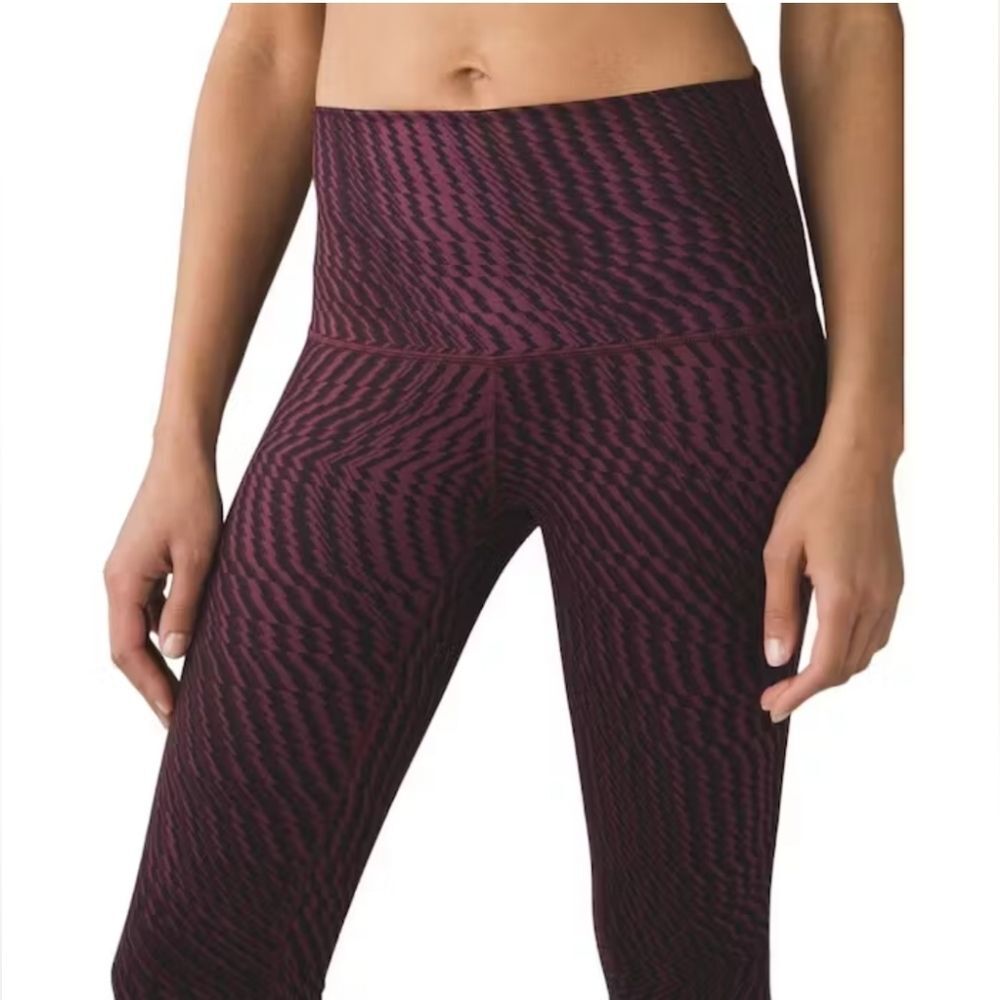Lululemon Wunder Under crop leggings